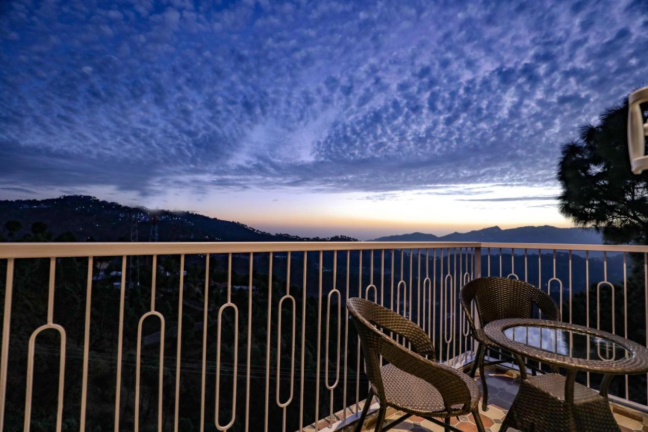 Hotel Le Halcyon , Kasauli 솔란 외부 사진