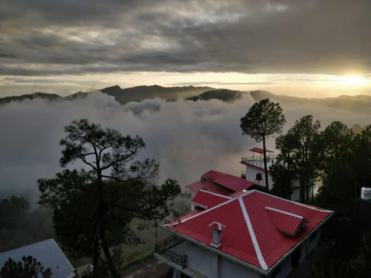 Hotel Le Halcyon , Kasauli 솔란 외부 사진