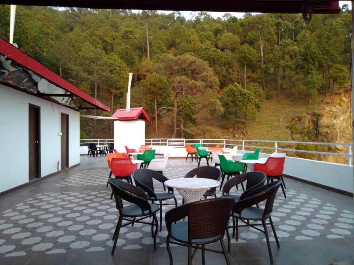 Hotel Le Halcyon , Kasauli 솔란 외부 사진