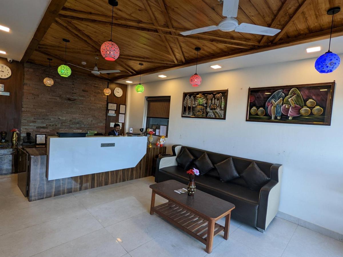 Hotel Le Halcyon , Kasauli 솔란 외부 사진