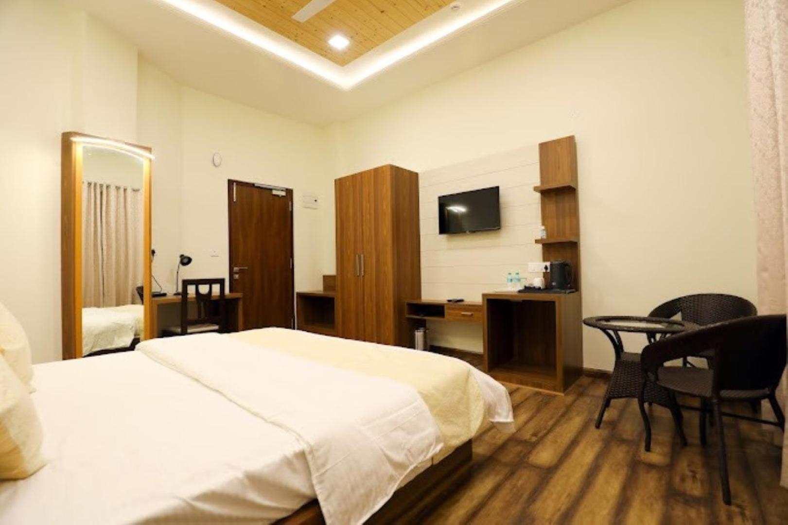 Hotel Le Halcyon , Kasauli 솔란 외부 사진