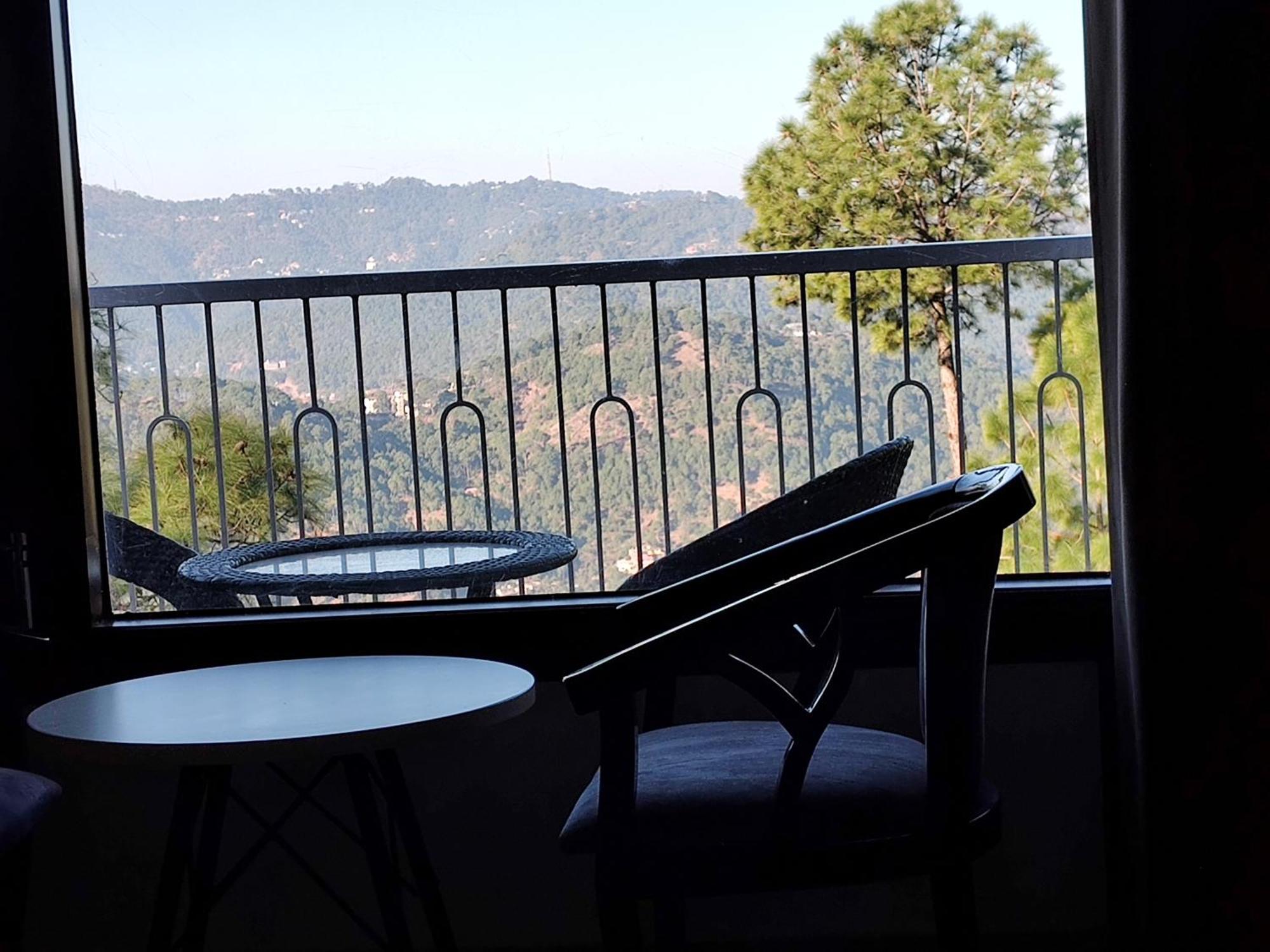 Hotel Le Halcyon , Kasauli 솔란 외부 사진